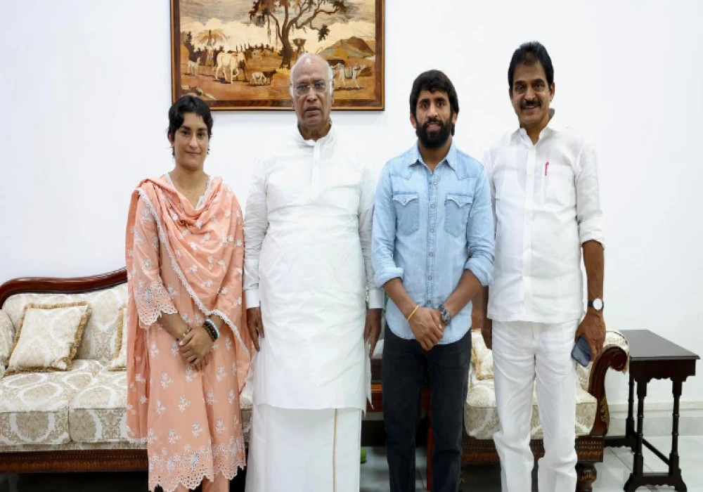 Vinesh Phogat & Bajrang Punia Join Congress Following Meeting with Party Chief